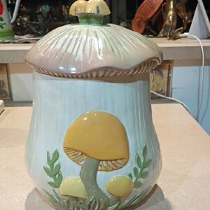 Arnels Vintage Canister Or Cookie Jar